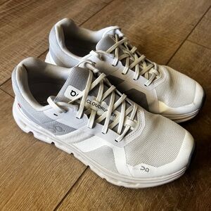 On Cloud Running Cloudrunner Women Size 8